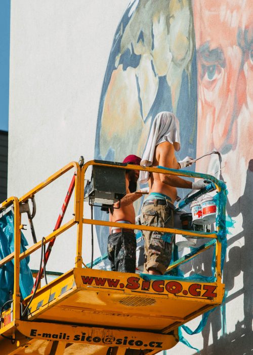 Innerfields malují mural pro street art festival Wall Street Prague